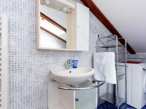 Apartment Teodora-2 by Interhome