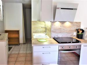 Apartment Les Terrasses de la Méditerranée-1 by Interhome