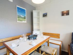 Appartements Apartment Pegase Phenix-15 by Interhome : photos des chambres