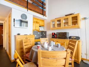 Apartment Asters 1208 Batiment B4 by Interhome