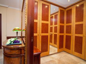 Apartment Pg Gracia - Valencia by Interhome