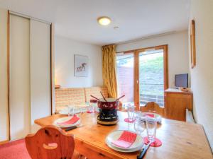Apartment Bâtiment A-13 by Interhome