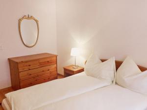 Apartment Chesa Sur Val 22 by Interhome