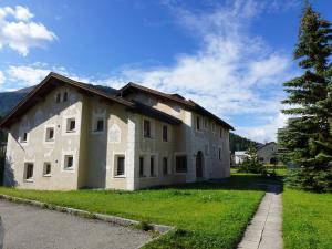 Apartment Chesa Chanella 5 by Interhome