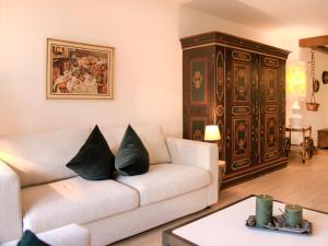 Apartment Residenz Surlej 6 by Interhome