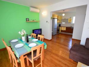 Apartment Cvita-1 by Interhome