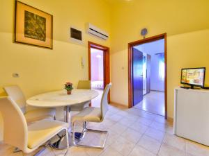 Apartment Fani-3 by Interhome 