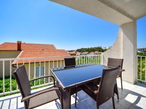 Apartment Fani-3 by Interhome 