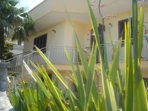 贝拉维斯塔住宿加早餐旅馆  - 莱切省卡斯特罗