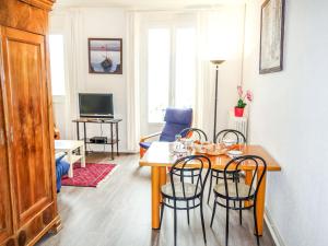 Apartment Beauchesne by Interhome