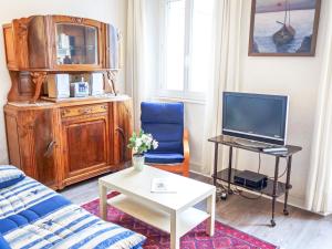 Apartment Beauchesne by Interhome