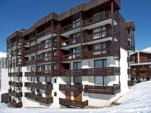 Studio Les Tommeuses - Val Claret-25 by Interhome