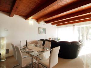 Holiday Home Villa Sandra by Interhome