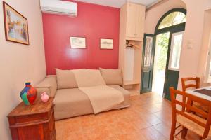 Kampielos Homes - Shared Garden