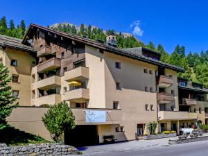 Apartment Chesa Munteratsch 311 by Interhome
