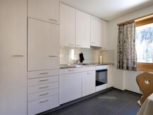 Apartment Chesa Islas by Interhome