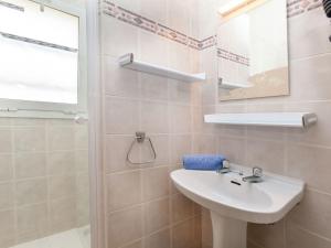 Apartment Anfora 1 by Interhome