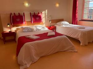 Hotels Logis Hotel Ancien Grand Seminaire : photos des chambres