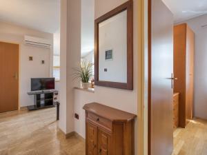 Apartment Daria-4 by Interhome