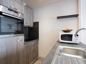 Apartment Le Hameau du Borsat - Val Claret-8 by Interhome