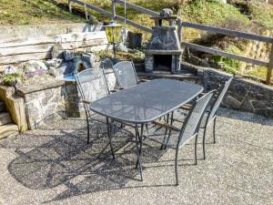 Holiday Home Chalet Reinhysi by Interhome