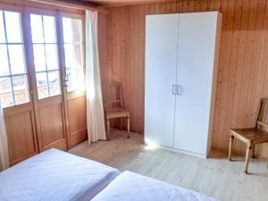 Holiday Home Chalet Reinhysi by Interhome