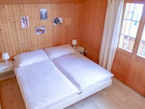 Holiday Home Chalet Reinhysi by Interhome