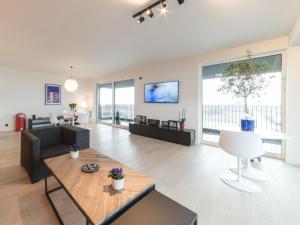 Apartment Havenzicht with parking by Interhome
