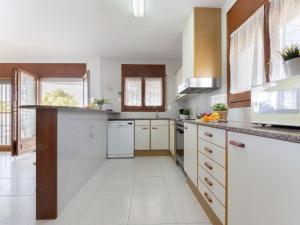 Holiday Home Sandra by Interhome