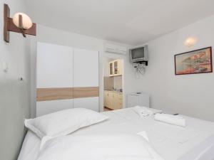 Apartment Rubin-10 by Interhome