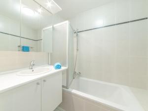 Apartment Queen Mary 302 with balcony by Interhome