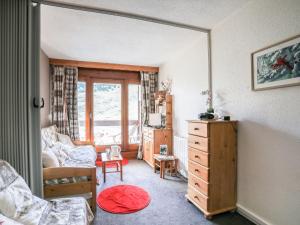 Studio Cosmos-8 by Interhome