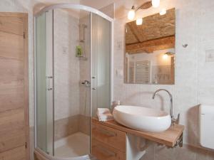 Apartment Tre Rose by Interhome