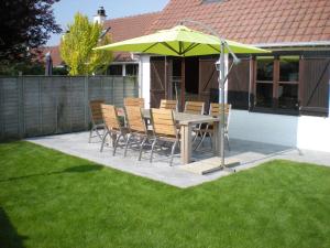 Holiday Home Polderhuis 78 parking and shared pool by Interhome