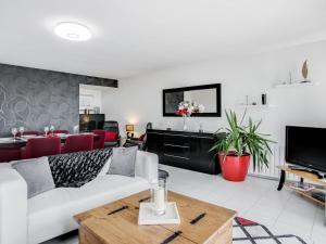 Appartements Apartment Saint Exupery by Interhome : photos des chambres