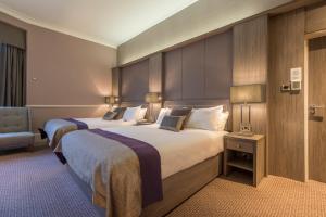 Premium Queen Room with Two Queen Beds room in Crowne Plaza - Sheffield an IHG Hotel
