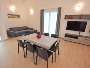 Villa Cà Riviera Bosco Piccolo by Interhome