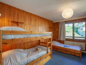 Appartements Apartment Les Grandes Balmes I et II - Le Lac-10 by Interhome : photos des chambres