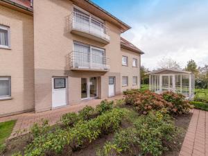 Studio Bowie with shared pool by Interhome