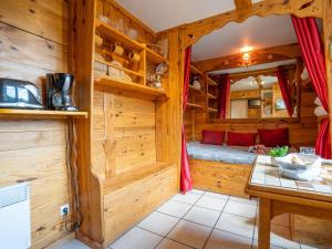 Studio Soyouz Vanguard-92 by Interhome
