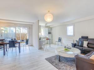 Apartment Le Parc des Druides-3 by Interhome