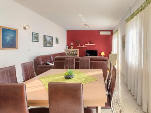 Apartment Laura by Interhome