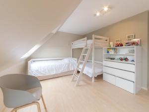 Apartment Pauls parklane with balcony by Interhome