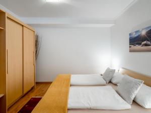 Apartment Appartement 2 by Interhome