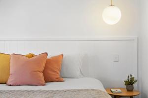 Spacious 4-Bed Villa with Mediterranean Charm