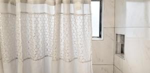 Very Glam Apartment 6 Miles From Hard Rock Stadium and Casino