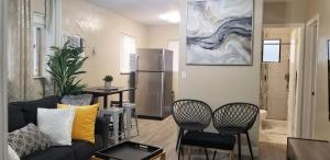 Very Glam Apartment 6 Miles From Hard Rock Stadium and Casino