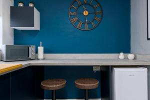 Rookwood house - spacious home with free parking - Short Stay Leeds