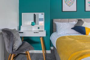 Rookwood house - spacious home with free parking - Short Stay Leeds