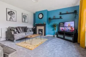 Rookwood house - spacious home with free parking - Short Stay Leeds - Killingbeck